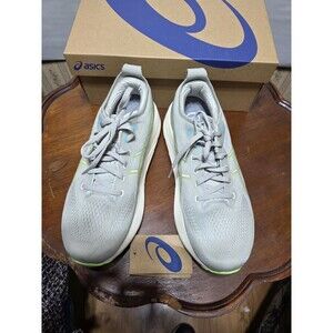 Asics Gel Kayano 31 White Sage Birch EUC - Size 10